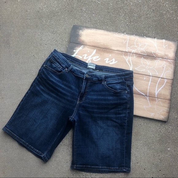 BKE Jean Shorts Size 36 - Picture 1 of 5